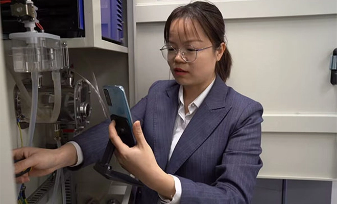 Tim penjualan LIB dan layanan untuk pelanggan Jerman