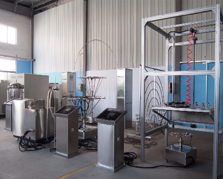 Bagaimana standar IEC menggambarkan tingkat perlindungan dari peralatan uji IP?